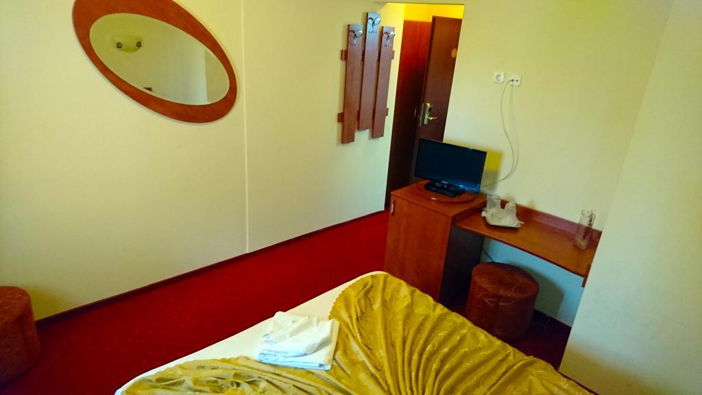 Hotel Pui De Urs Bucureşti Ngoại thất bức ảnh