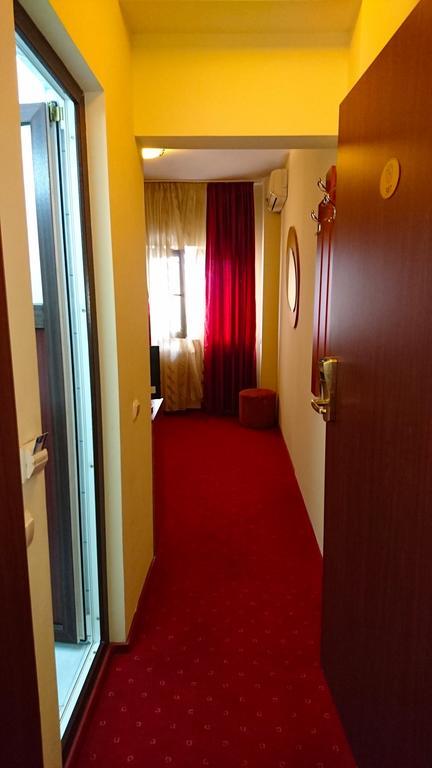 Hotel Pui De Urs Bucureşti Ngoại thất bức ảnh