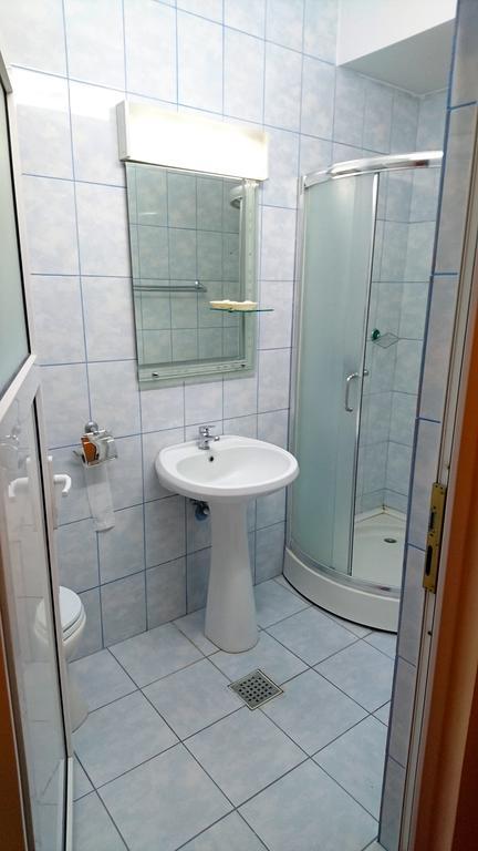 Hotel Pui De Urs Bucureşti Ngoại thất bức ảnh