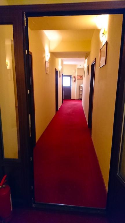 Hotel Pui De Urs Bucureşti Ngoại thất bức ảnh