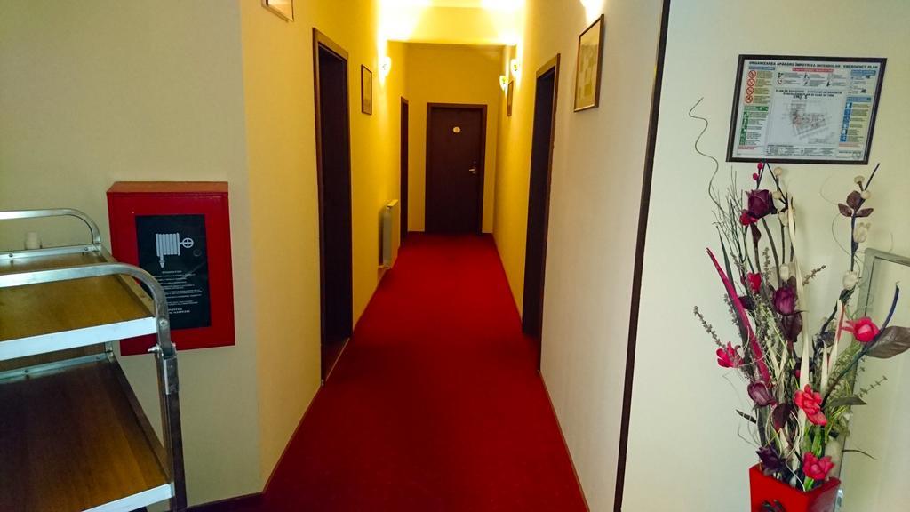 Hotel Pui De Urs Bucureşti Ngoại thất bức ảnh