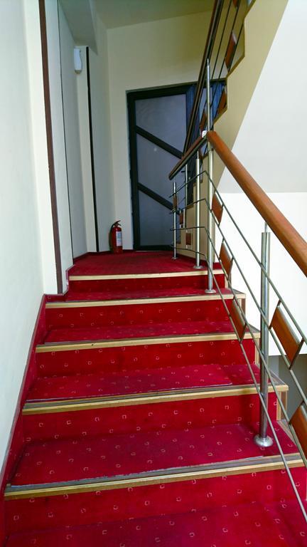 Hotel Pui De Urs Bucureşti Ngoại thất bức ảnh