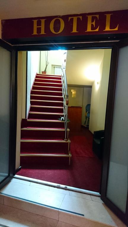 Hotel Pui De Urs Bucureşti Ngoại thất bức ảnh